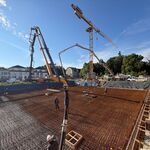 Juni: Die Bodenplatte der Tiefgarage ist fertig!