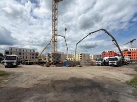 Juni: Die Bodenplatte der Tiefgarage ist fertig!