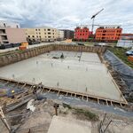 Juni: Die Bodenplatte der Tiefgarage ist fertig!